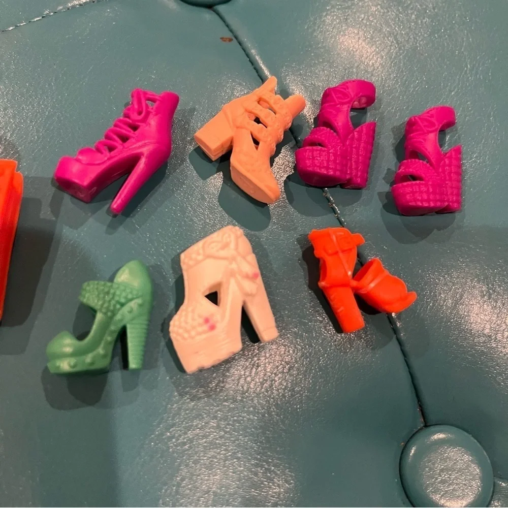 Barbie monster high school purse bag lot